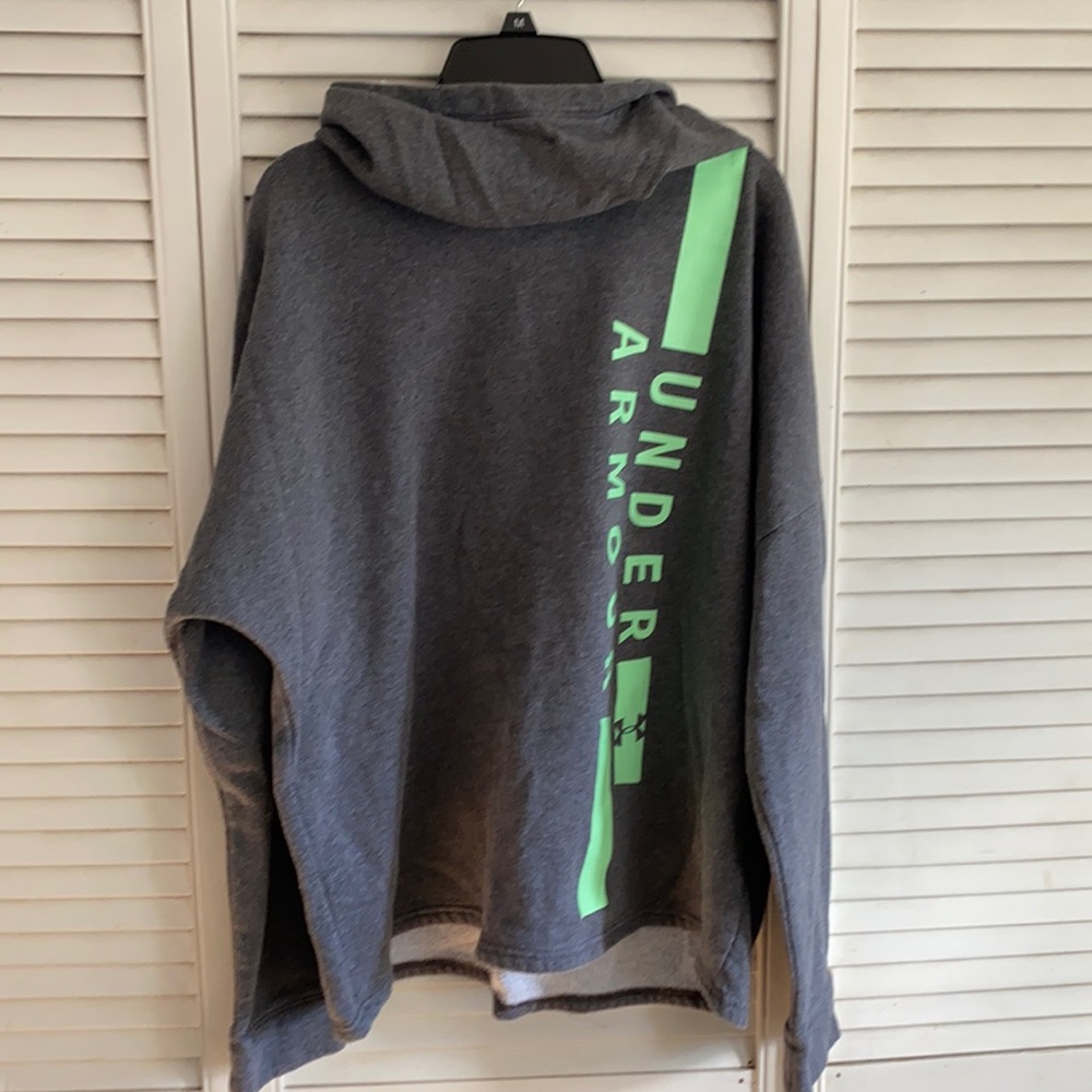 Under Armour XL Gray Hooded Sweatshirt